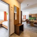 Wels Inn Hotel ゲストハウス 3*