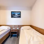Wels Inn Hotel 3* וולס