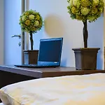 Wels Inn Hotel בית הארחה 3*