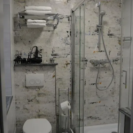 Πανσιόν Wels Inn Hotel Βελς