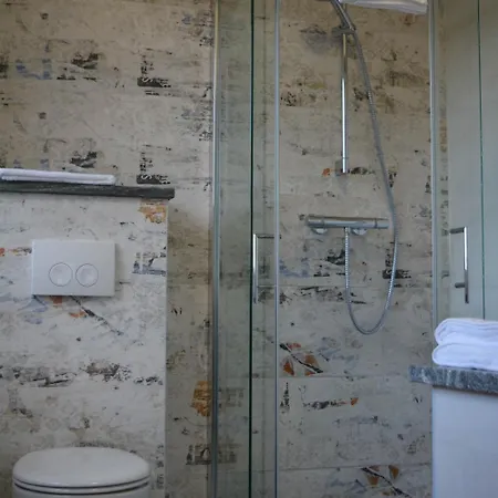 Πανσιόν Wels Inn Hotel Βελς