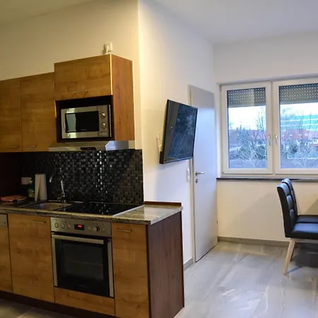 Πανσιόν Wels Inn Hotel Βελς