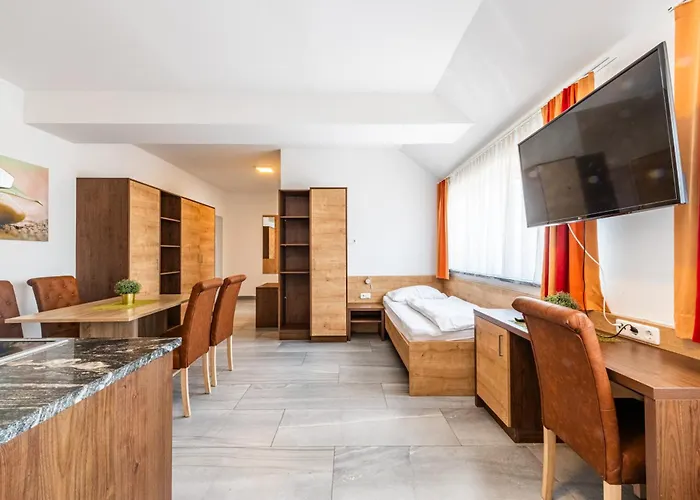 بيت ضيافة Wels Inn Hotel 3*