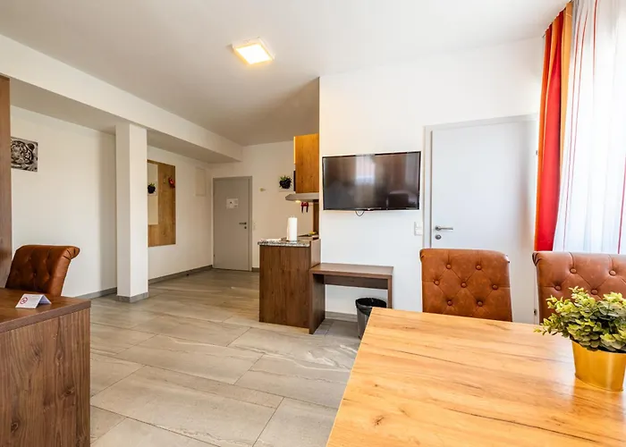 Πανσιόν Wels Inn Hotel