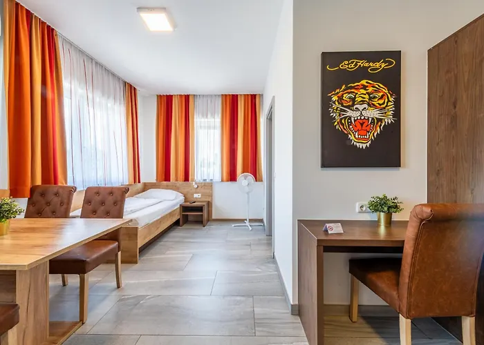 Πανσιόν Wels Inn Hotel 3*