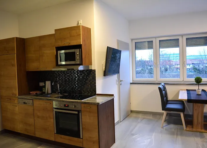 Πανσιόν Wels Inn Hotel Βελς